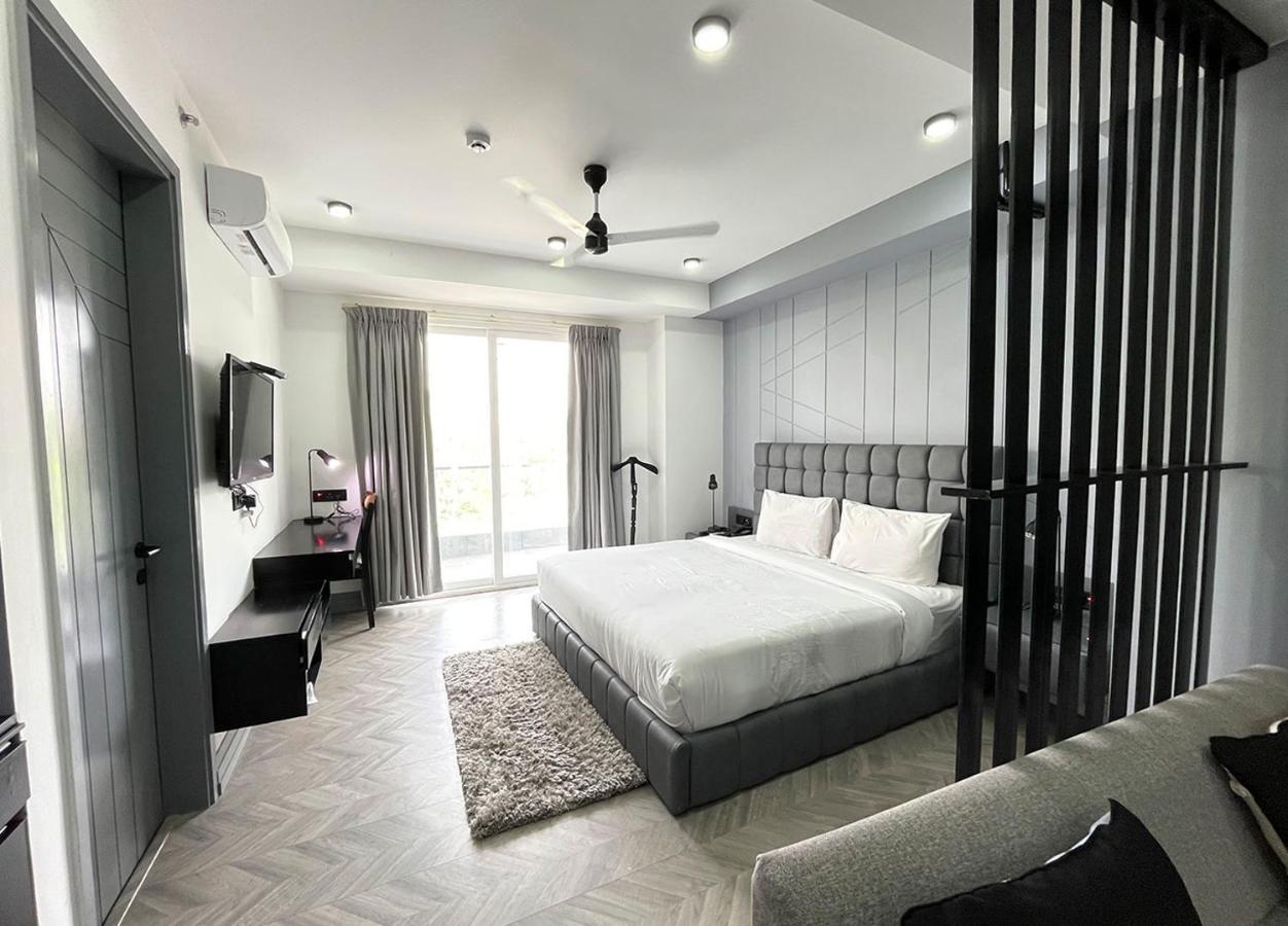 Bedchambers Serviced Apartments, Mg Road Гургаон Экстерьер фото