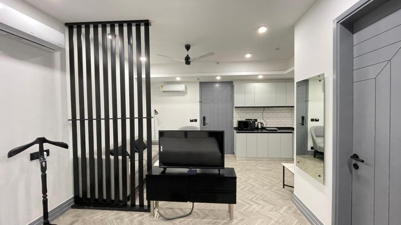 Bedchambers Serviced Apartments, Mg Road Гургаон Экстерьер фото