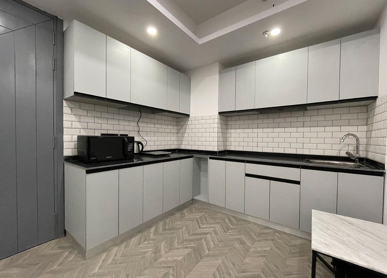 Bedchambers Serviced Apartments, Mg Road Гургаон Экстерьер фото