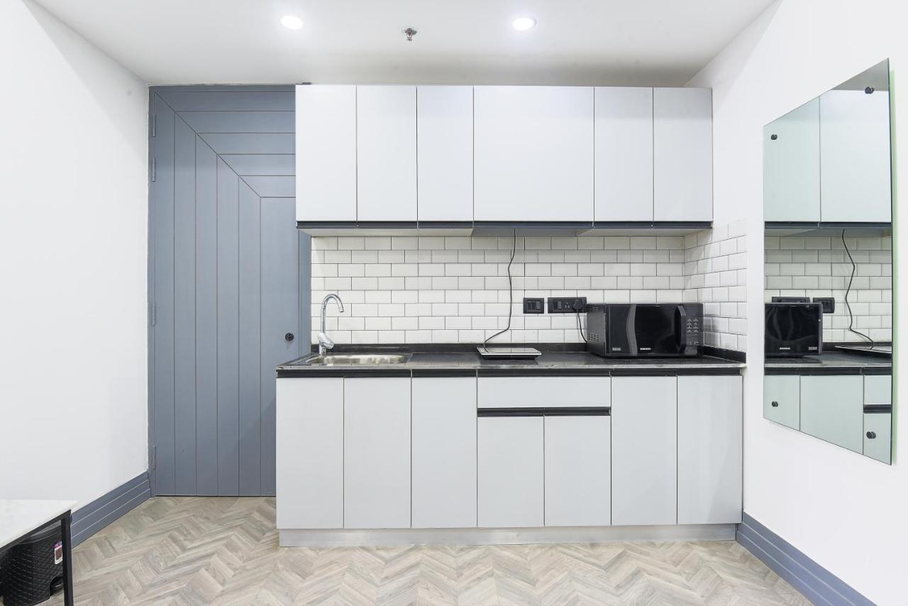 Bedchambers Serviced Apartments, Mg Road Гургаон Экстерьер фото
