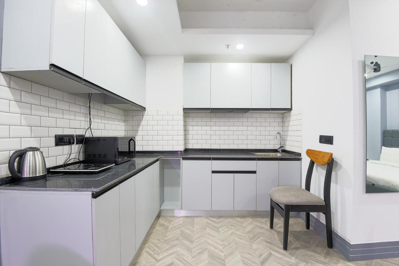 Bedchambers Serviced Apartments, Mg Road Гургаон Экстерьер фото