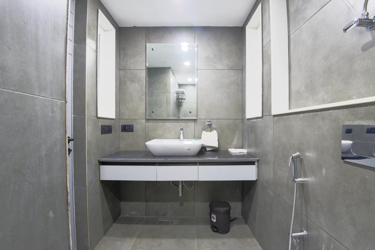 Bedchambers Serviced Apartments, Mg Road Гургаон Экстерьер фото
