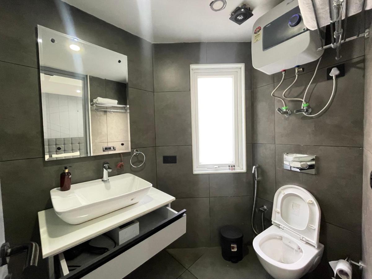 Bedchambers Serviced Apartments, Mg Road Гургаон Экстерьер фото