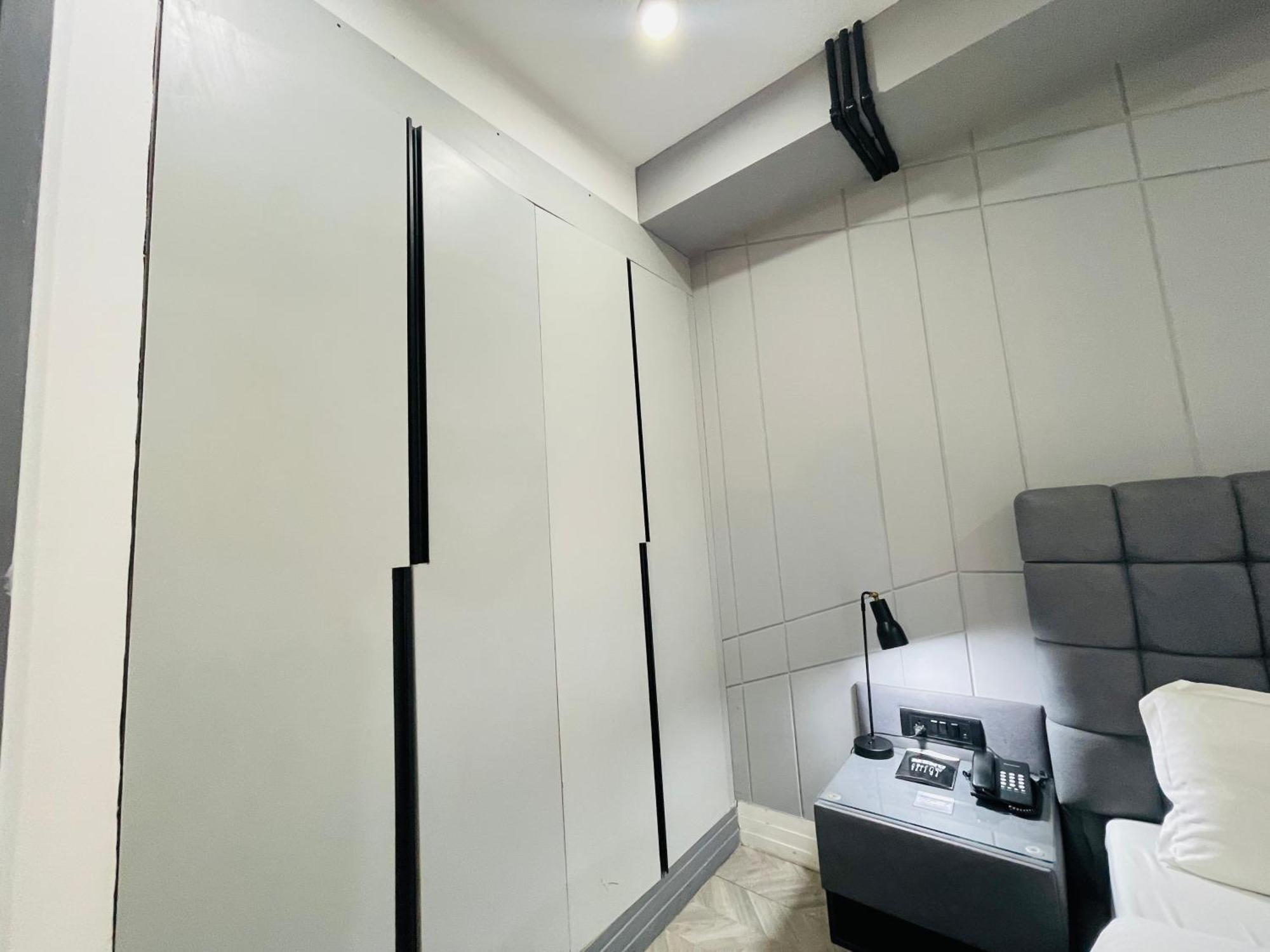 Bedchambers Serviced Apartments, Mg Road Гургаон Экстерьер фото