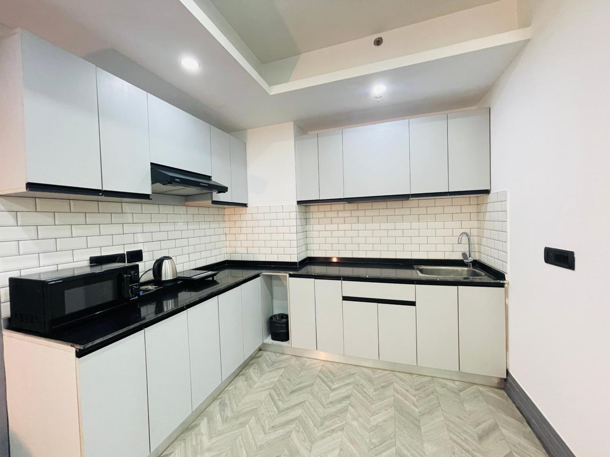 Bedchambers Serviced Apartments, Mg Road Гургаон Экстерьер фото