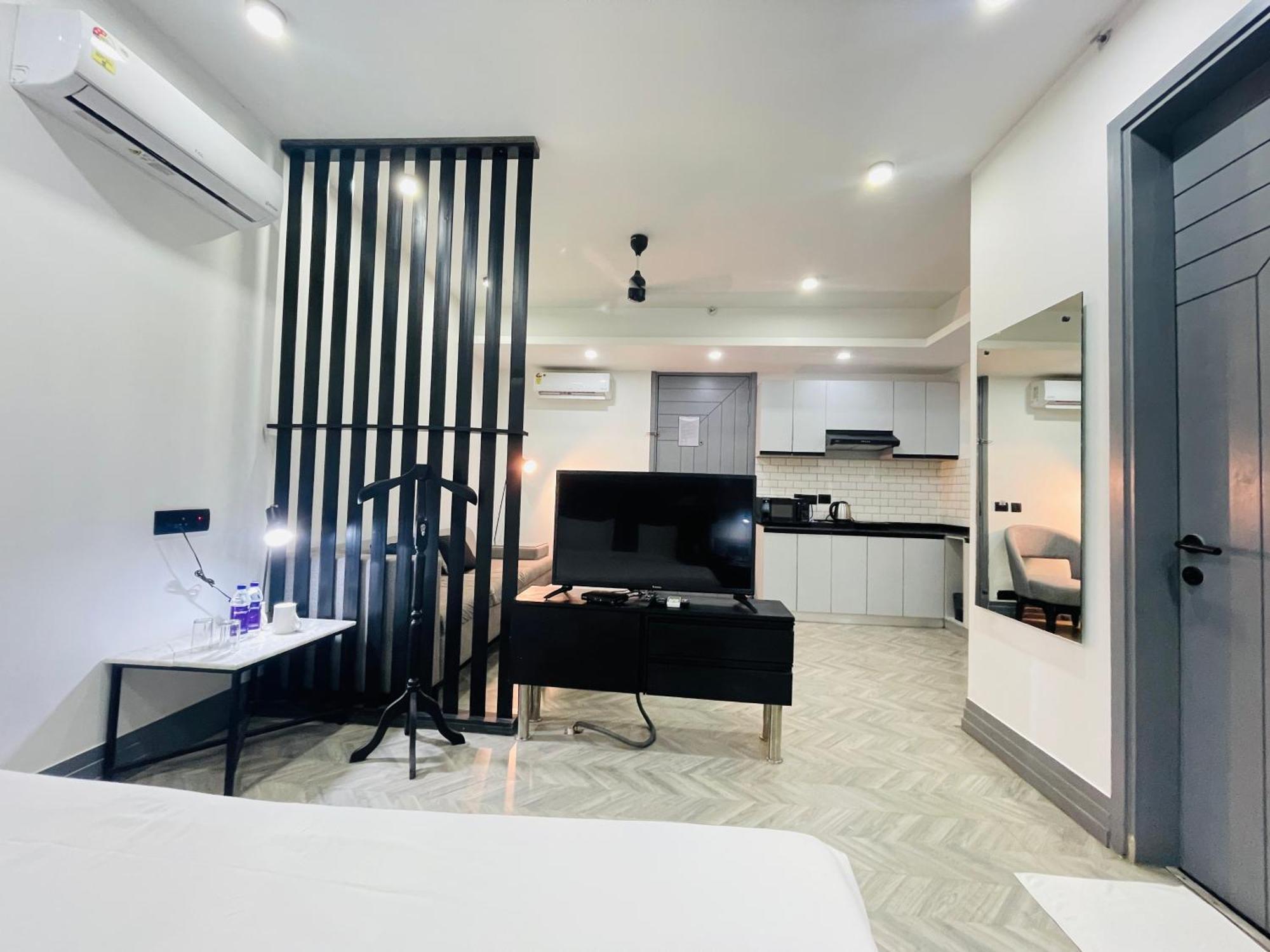 Bedchambers Serviced Apartments, Mg Road Гургаон Экстерьер фото